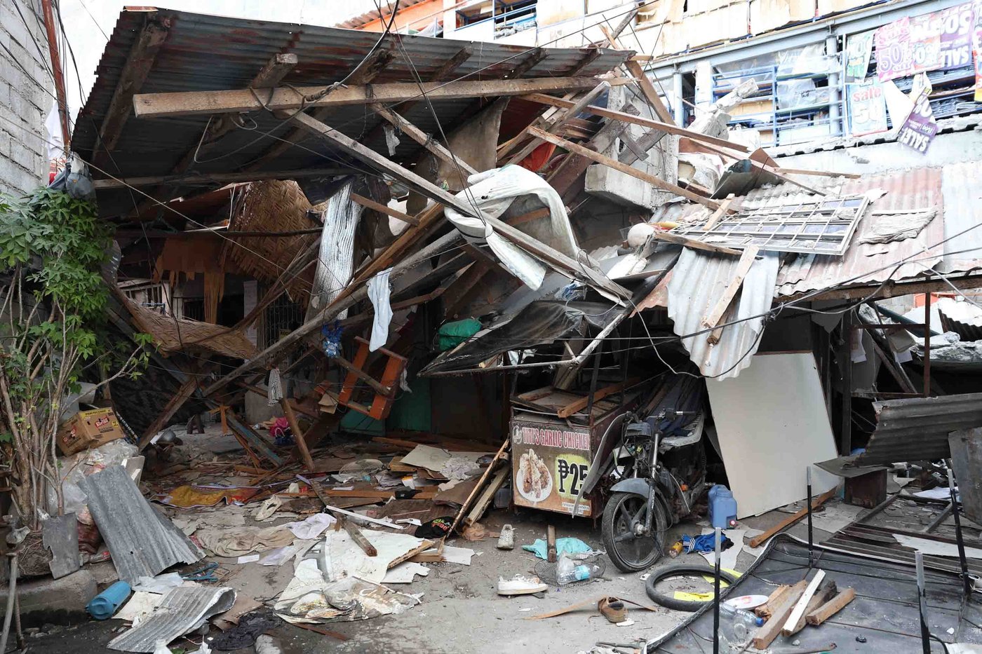 Aftershocks complicate Philippine recovery from quake that killed 45 and displaced thousands | iNhome Aftershocks complicate Philippine recovery from quake that killed 45 and displaced thousands | iNhome