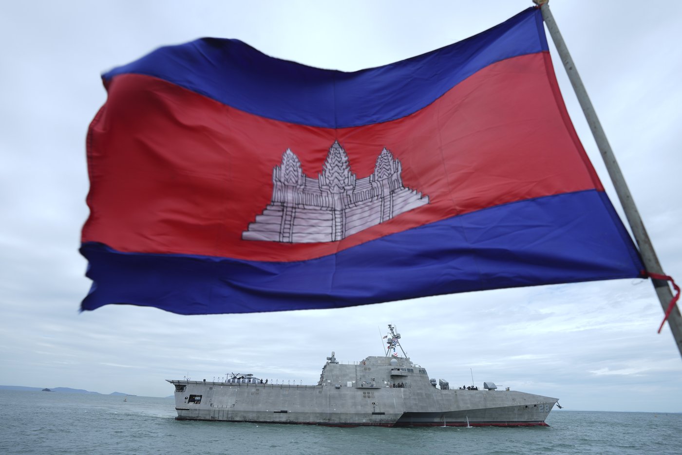 For the first time in 8 years, a US Navy ship makes a port call in Cambodia, a top Chinese ally | iNFOnews.ca For the first time in 8 years, a US Navy ship makes a port call in Cambodia, a top Chinese ally | iNFOnews.ca
