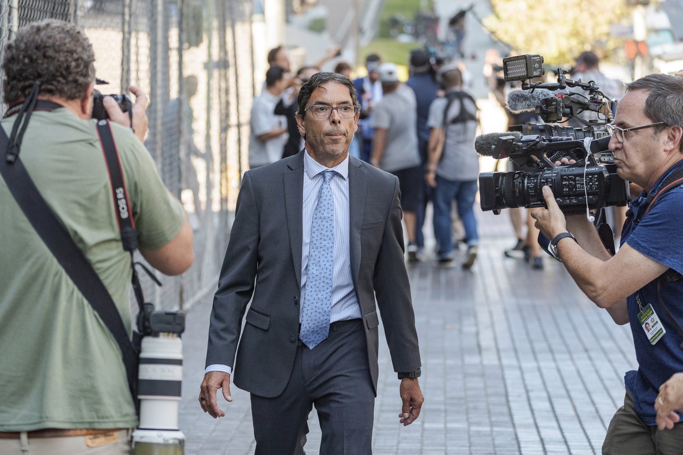 Doctor who helped supply Matthew Perry ketamine pleads guilty to drug charge | iNFOnews.ca