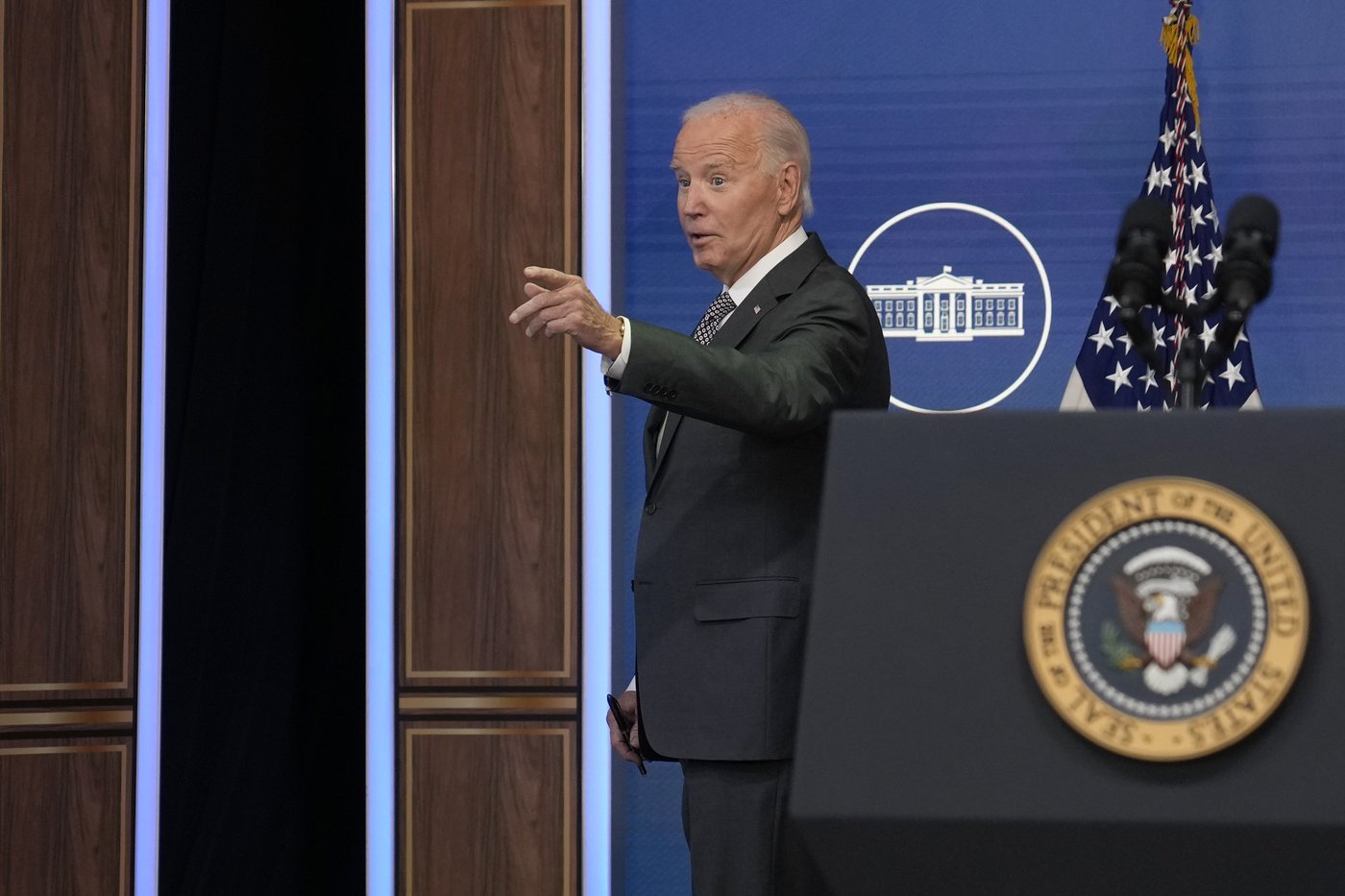 The Latest: Harris says it's not time to 'play politics' over hurricane recovery | iNFOnews.ca The Latest: Harris says it's not time to 'play politics' over hurricane recovery | iNFOnews.ca