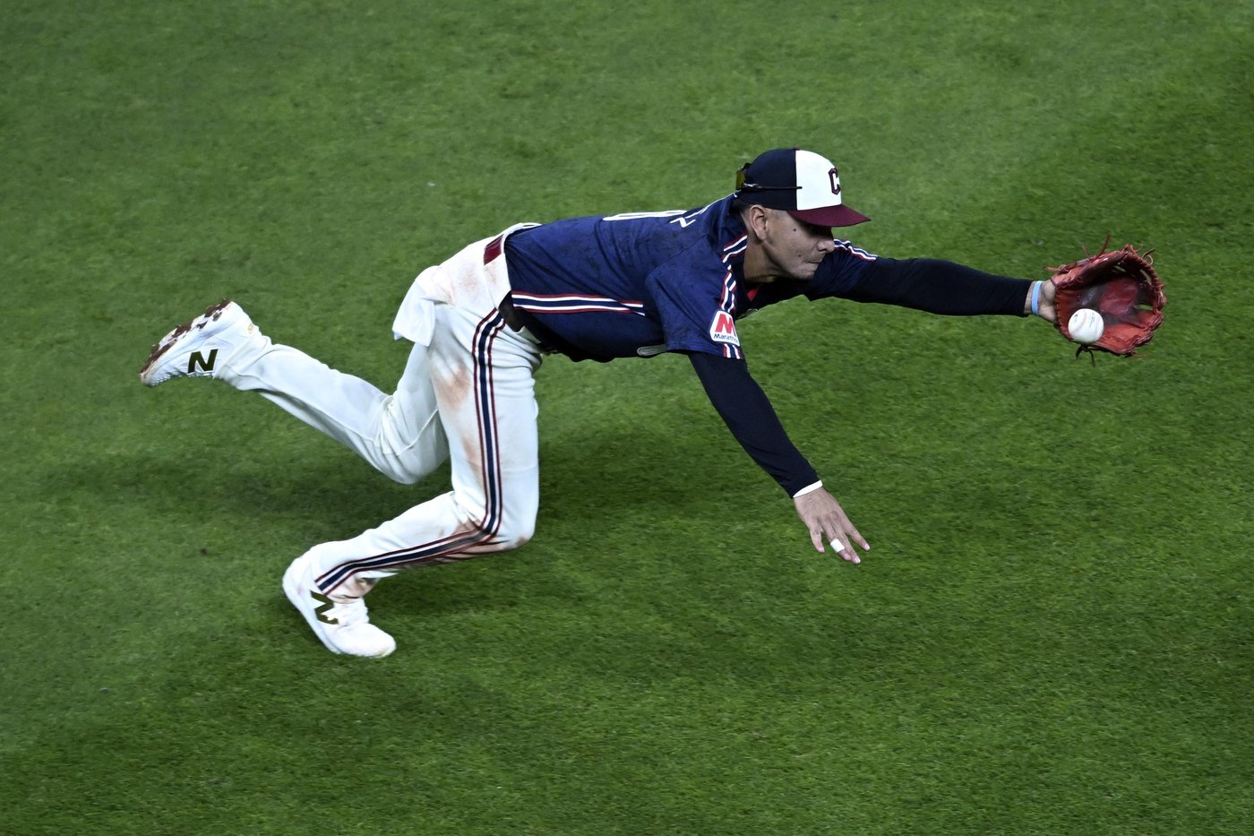 Brayan Rocchio's game-winning single in 10th gives AL Central-leading Guardians a 5-4 win over Twins | iNFOnews.ca