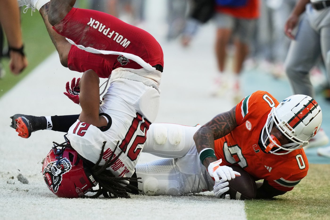 Carson Beck throws 3 TDs, No. 16 Miami rolls to 41-7 win over N.C. State | iNFOnews.ca Carson Beck throws 3 TDs, No. 16 Miami rolls to 41-7 win over N.C. State | iNFOnews.ca