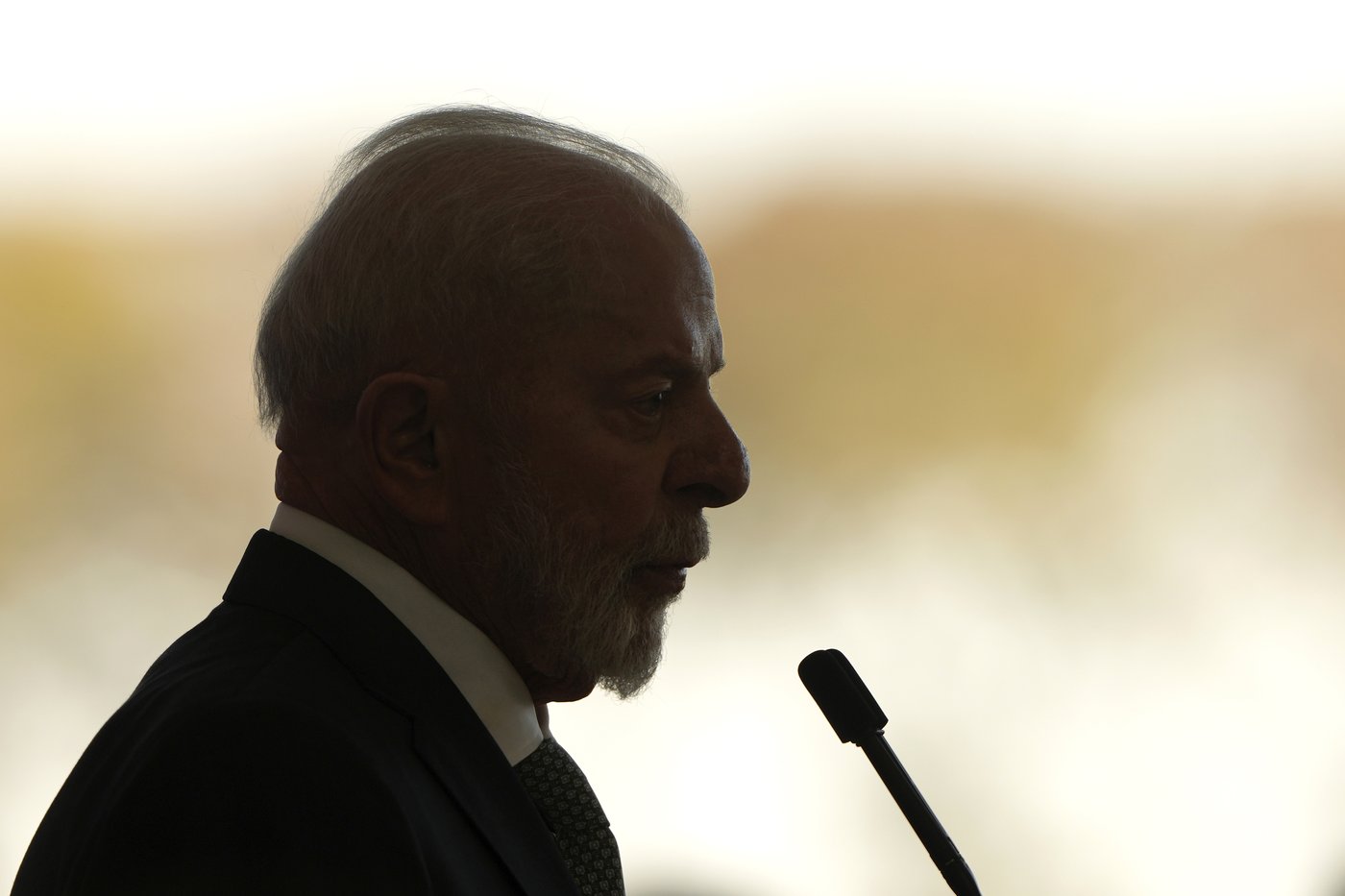 A plane carrying Brazil's president back home returns to Mexico City due to a technical problem | iNFOnews.ca A plane carrying Brazil's president back home returns to Mexico City due to a technical problem | iNFOnews.ca