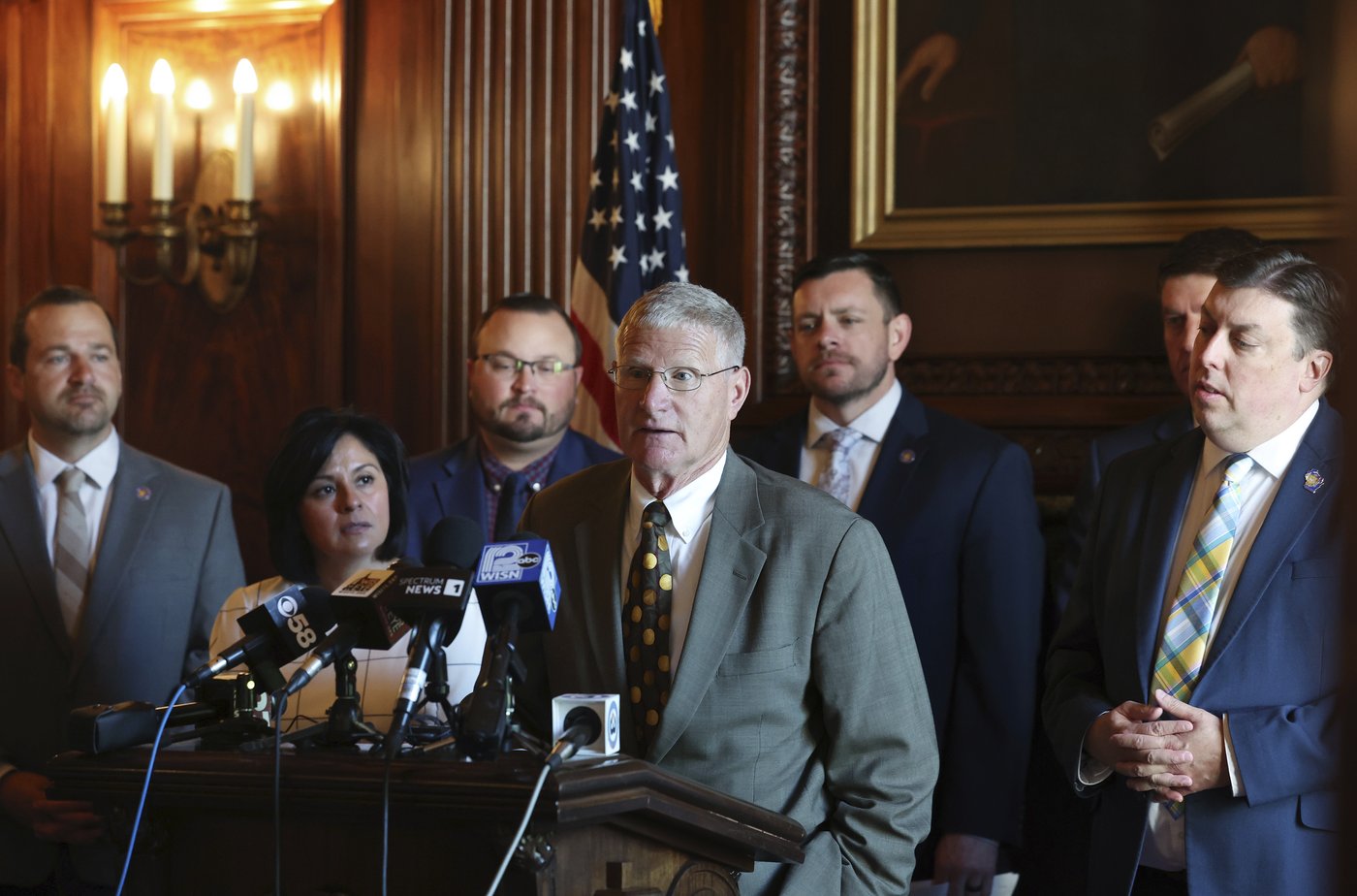 Wisconsin Senate passes state budget in rush to help hospitals | iNFOnews.ca Wisconsin Senate passes state budget in rush to help hospitals | iNFOnews.ca