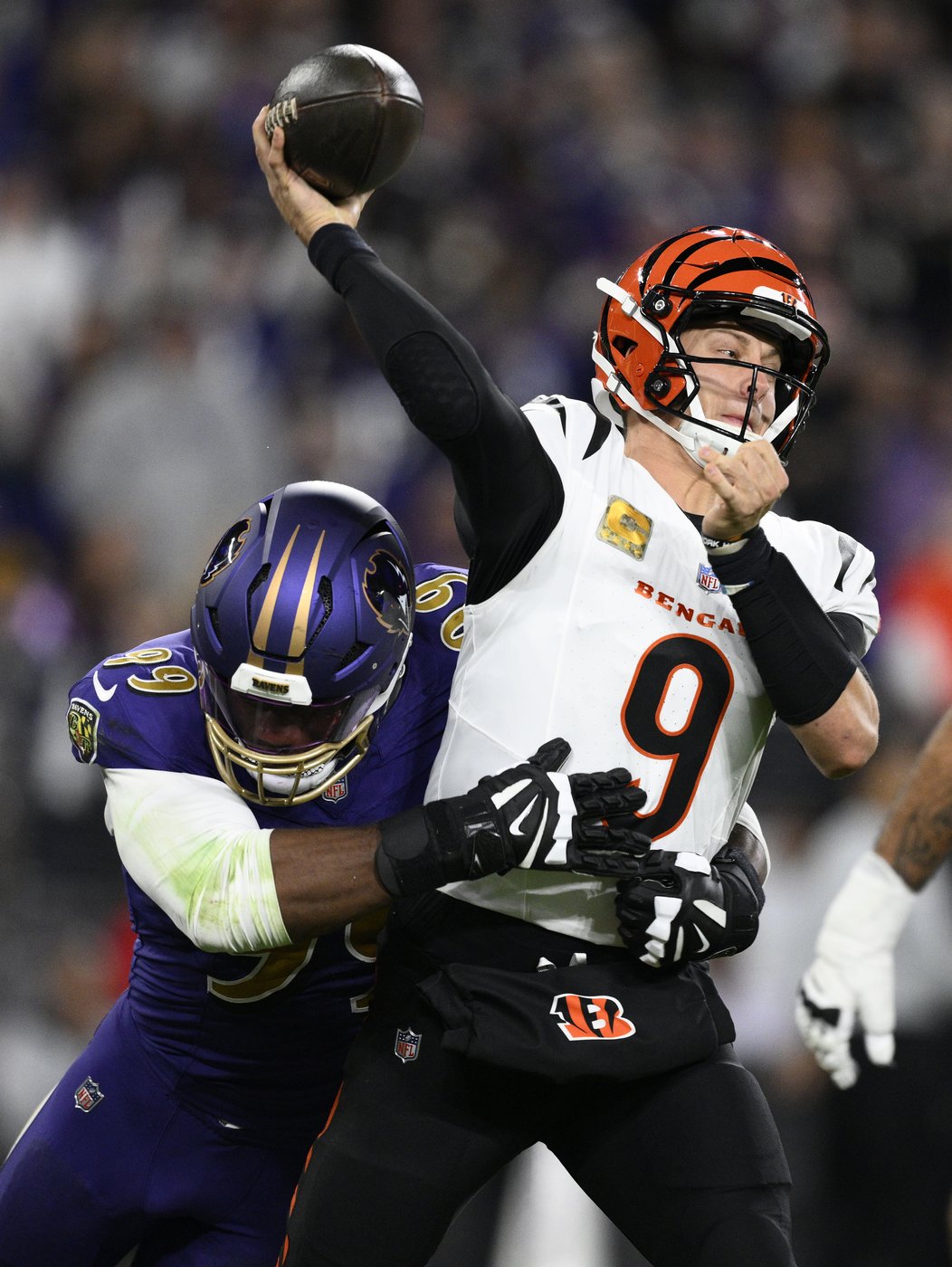 Jackson leads rally, and Ravens stop 2-point attempt to hold off Bengals 35-34 | iNFOnews.ca Jackson leads rally, and Ravens stop 2-point attempt to hold off Bengals 35-34 | iNFOnews.ca