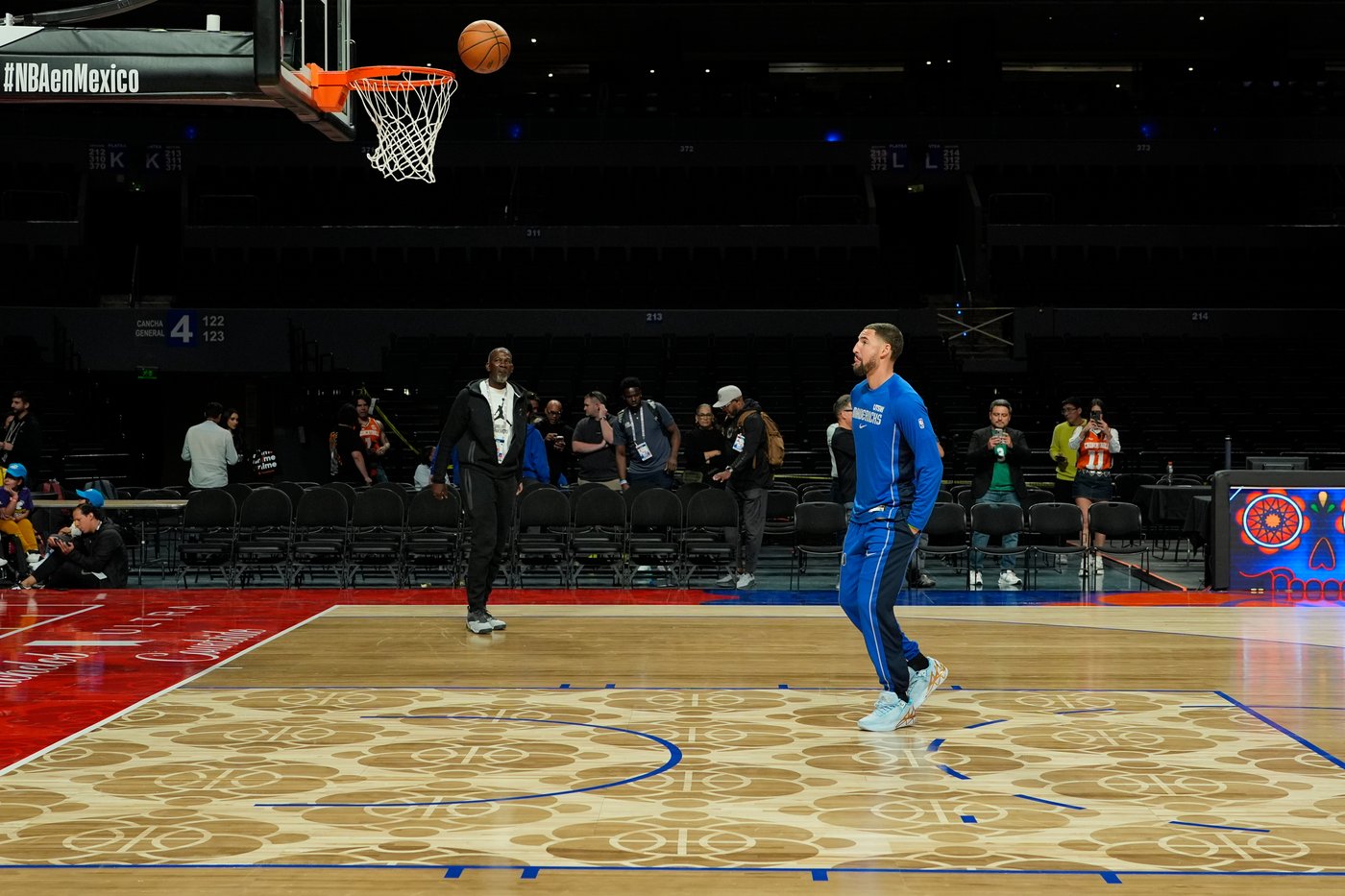 Anthony Davis out for Mavericks' game in Mexico City with leg injury | iNFOnews.ca Anthony Davis out for Mavericks' game in Mexico City with leg injury | iNFOnews.ca