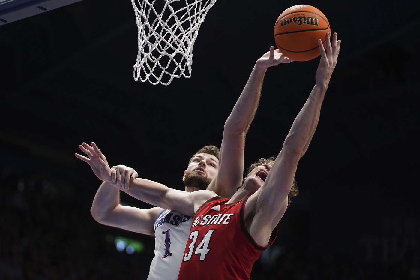 Mayo scores 26, Dickinson has 21 points and 14 boards as No. 10 KU beats NC State, 75-60 | iNFOnews.ca