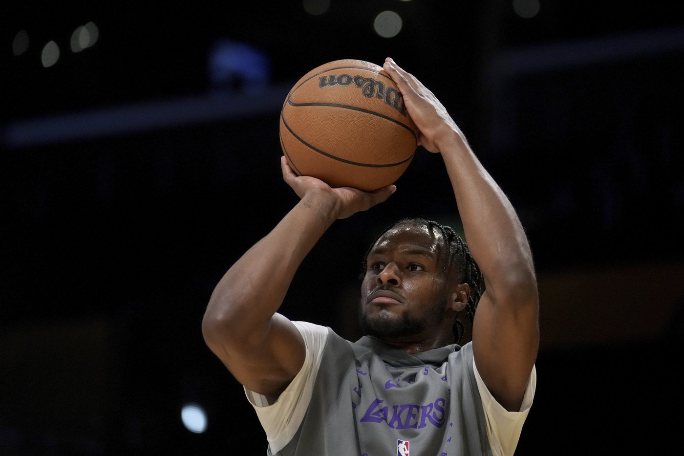 Bronny James expected to begin splitting time between Lakers, G League team after trip | iNFOnews.ca