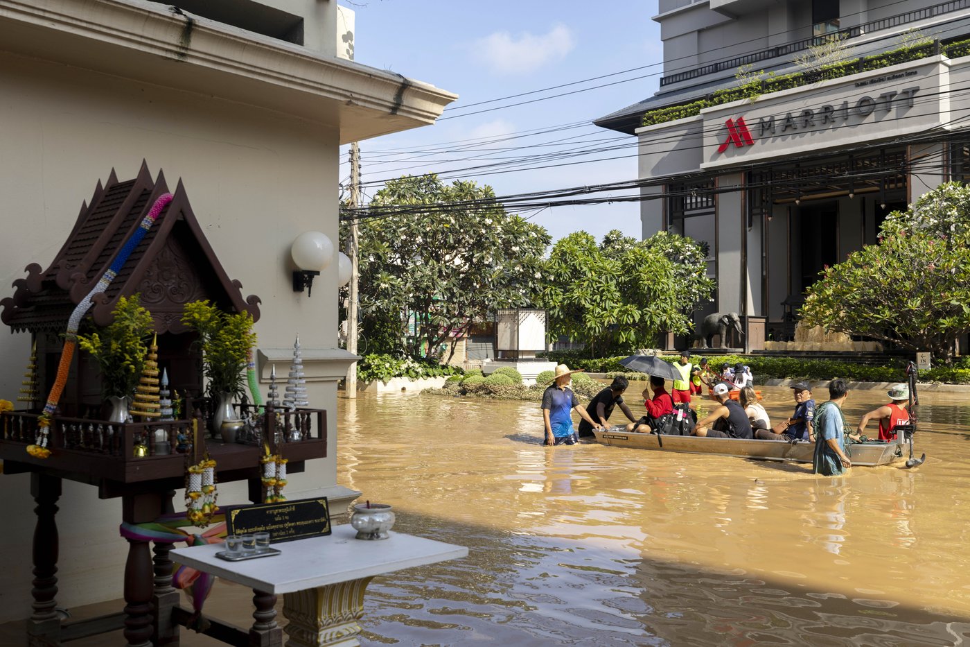 Central Thailand braces for inundation as rain stops in flooded Chiang Mai | iNFOnews.ca