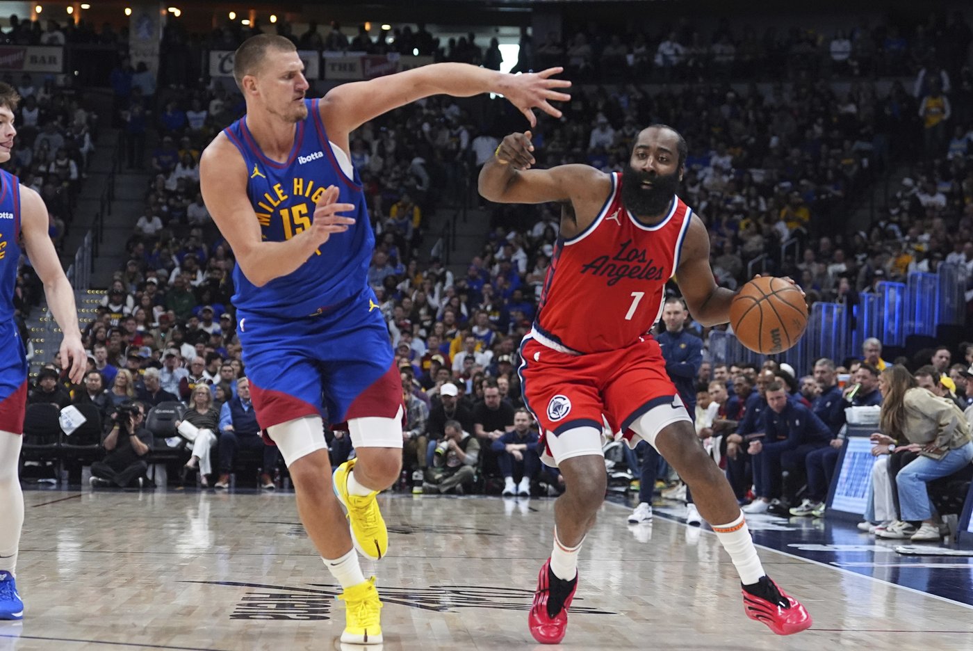 Sizzling Clippers cooled down with 20 turnovers in Game 1 loss in overtime at Denver | iNFOnews.ca Sizzling Clippers cooled down with 20 turnovers in Game 1 loss in overtime at Denver | iNFOnews.ca