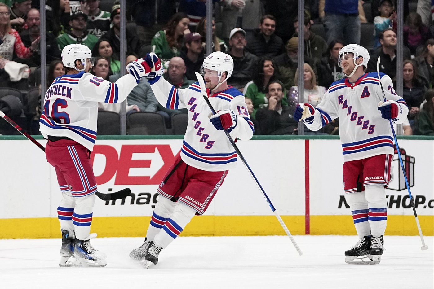 Shesterkin dazzles with 41 saves as Rangers beat Stars 3-1 to end three-game losing streak | iNFOnews.ca Shesterkin dazzles with 41 saves as Rangers beat Stars 3-1 to end three-game losing streak | iNFOnews.ca
