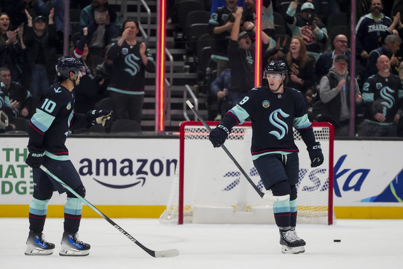 Jaden Schwartz's power-play goal leads Kraken to 3-1 win over Blackhawks | iNFOnews.ca Jaden Schwartz's power-play goal leads Kraken to 3-1 win over Blackhawks | iNFOnews.ca