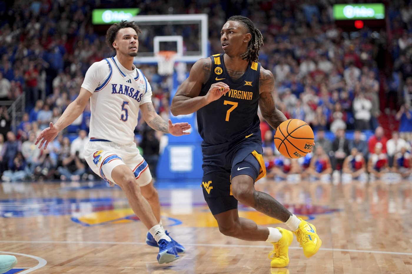 Plane trouble and injuries? West Virginia leans into 'No Excuses' mantra for 62-61 win at No. 7 KU | iNFOnews.ca Plane trouble and injuries? West Virginia leans into 'No Excuses' mantra for 62-61 win at No. 7 KU | iNFOnews.ca