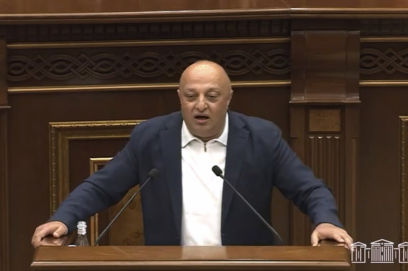 Armenian lawmakers brawl as the government cracks down on its political opponents | iNFOnews.ca