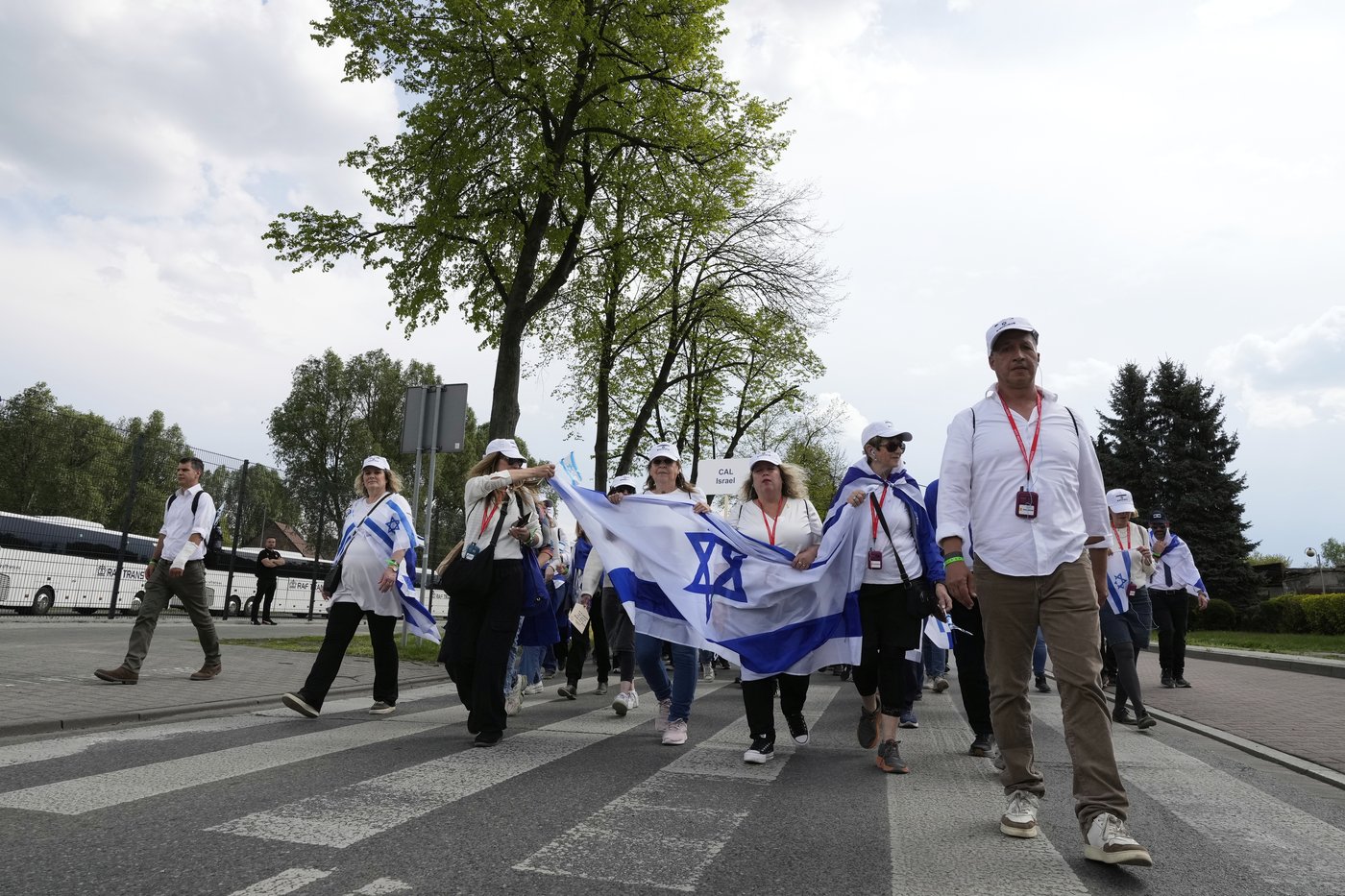 Polish and Israeli presidents lead March of the Living at Auschwitz | iNFOnews.ca