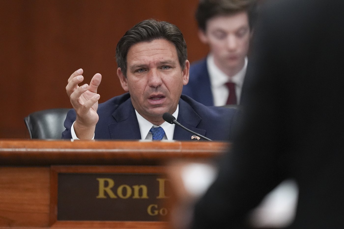 DeSantis warns he has 'tools' including suspending local officials if they don't cooperate with ICE | iNFOnews.ca