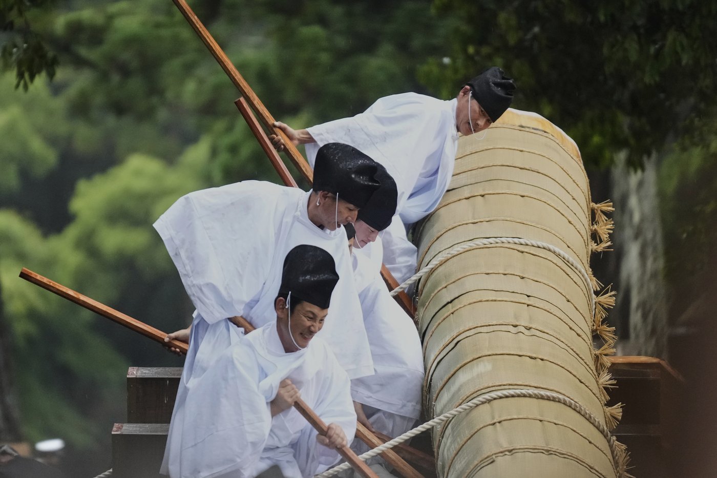 Photos show historic Japanese shrine that is torn down and rebuilt every 20 years | iNFOnews.ca