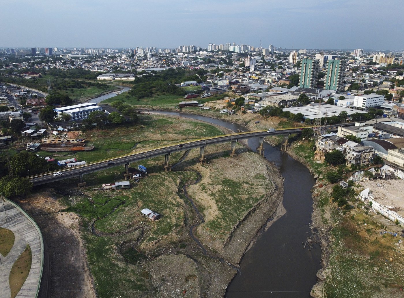 Dramatic images show drought's toll on Amazon and its rivers | iNFOnews.ca