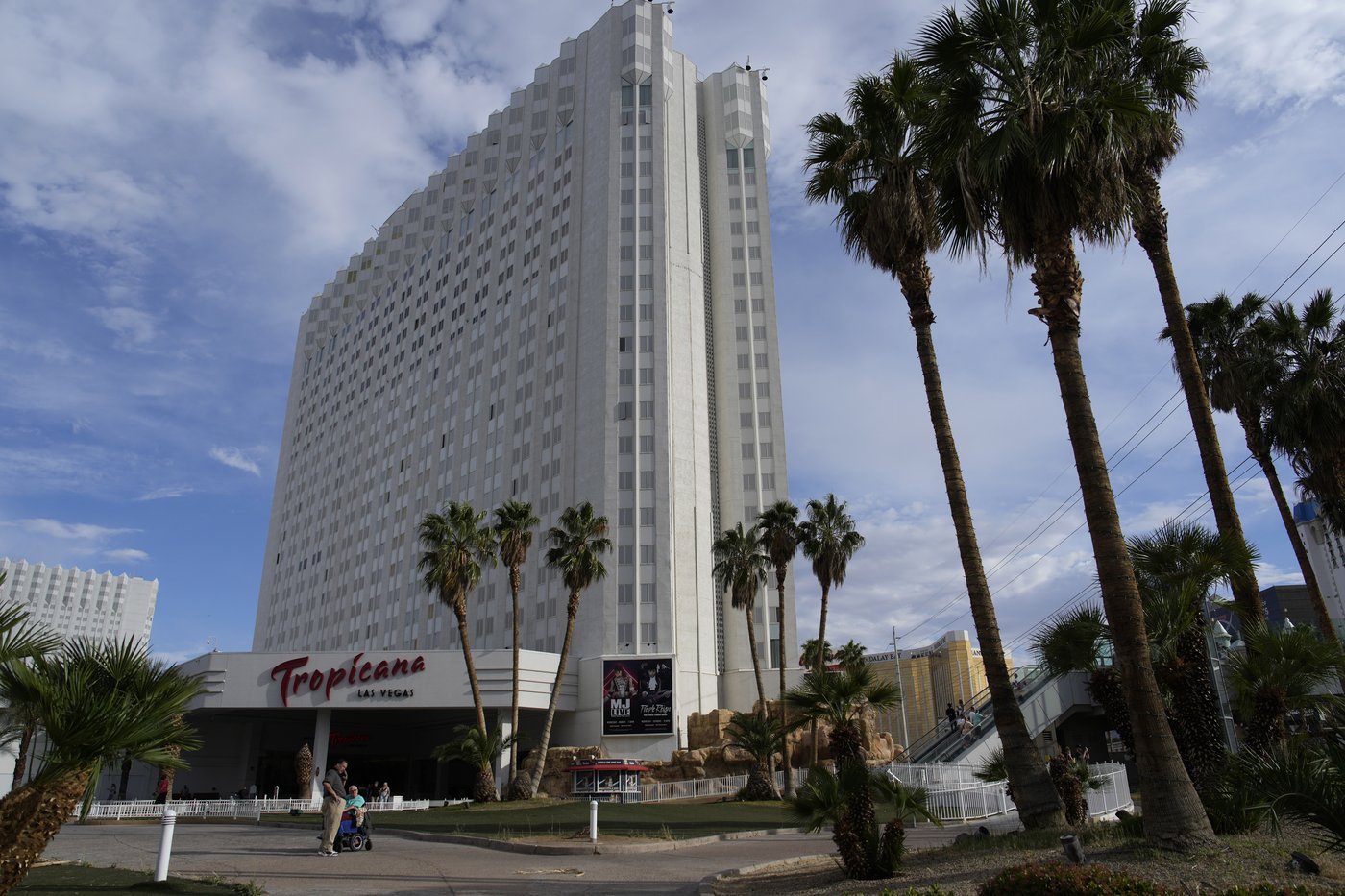 Las Vegas will blow a kiss goodbye - literally - to the Tropicana with a flashy casino implosion | iNFOnews.ca