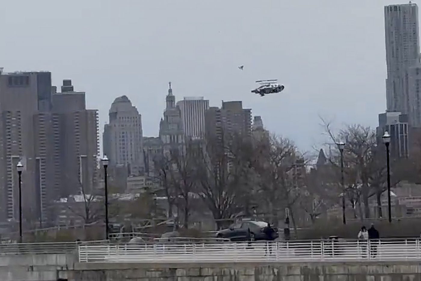 PHOTO COLLECTION: NYC Helicopter Crash | iNFOnews.ca