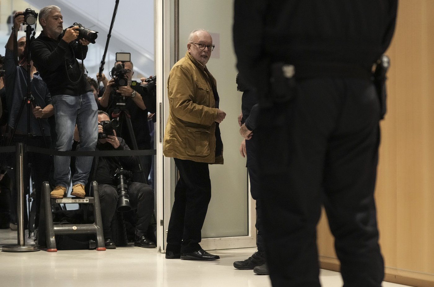 France's Le Pen denies wrongdoing as she and her party go on trial accused of embezzling EU funds | iNFOnews.ca France's Le Pen denies wrongdoing as she and her party go on trial accused of embezzling EU funds | iNFOnews.ca
