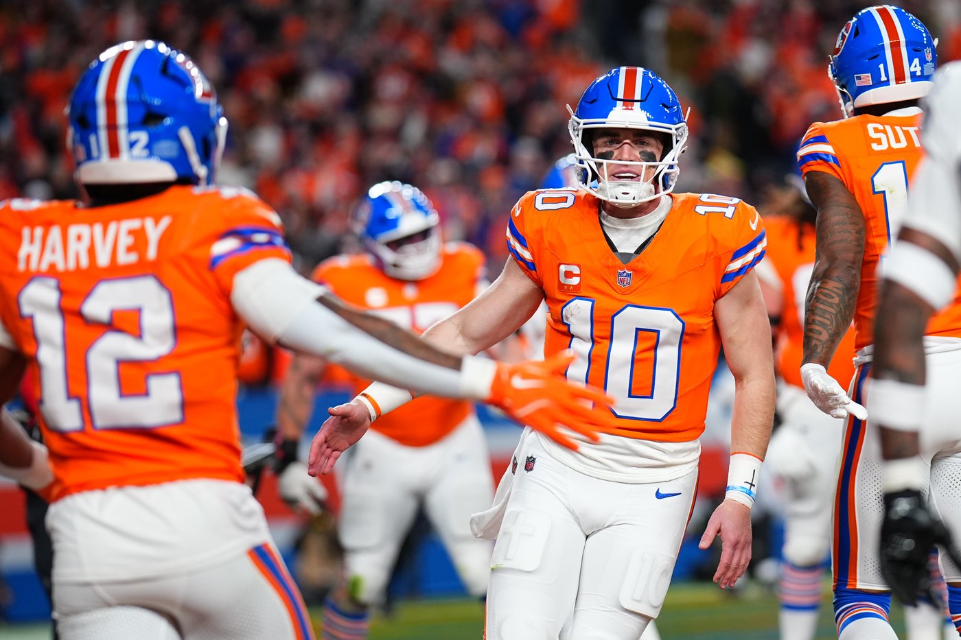 Broncos' defense is on pace for an NFL sacks record, but can their broken offense get fixed? | iNFOnews.ca Broncos' defense is on pace for an NFL sacks record, but can their broken offense get fixed? | iNFOnews.ca