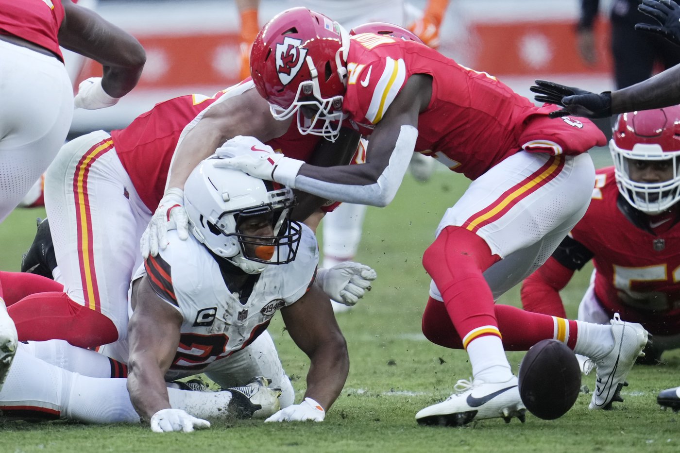Browns running back Chubb breaks foot in another setback after his season-ending knee injury in '23 | iNFOnews.ca Browns running back Chubb breaks foot in another setback after his season-ending knee injury in '23 | iNFOnews.ca