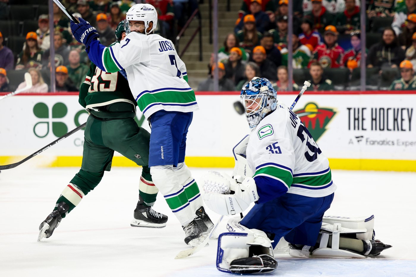 Vancouver Canucks could be without all-star goalie Thatcher Demko for weekend games | iNFOnews.ca