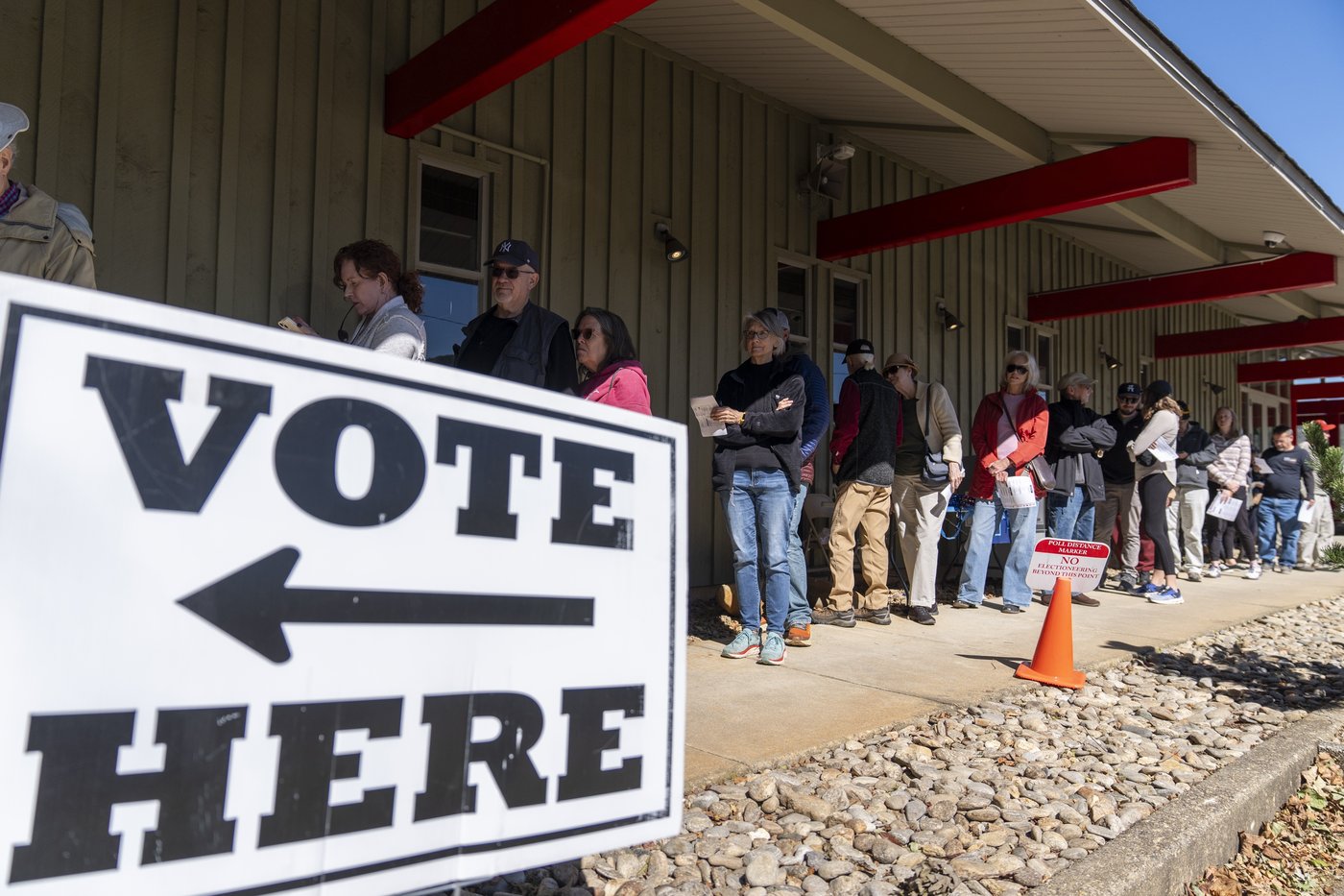 Battleground North Carolina sees strong early voting, despite obstacles created by Helene | iNFOnews.ca