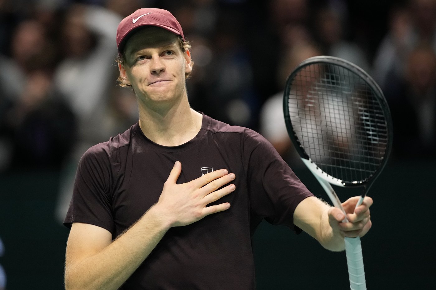 Jannik Sinner replaces Carlos Alcaraz at No. 1 with the year-ending top spot still uncertain | iNFOnews.ca Jannik Sinner replaces Carlos Alcaraz at No. 1 with the year-ending top spot still uncertain | iNFOnews.ca