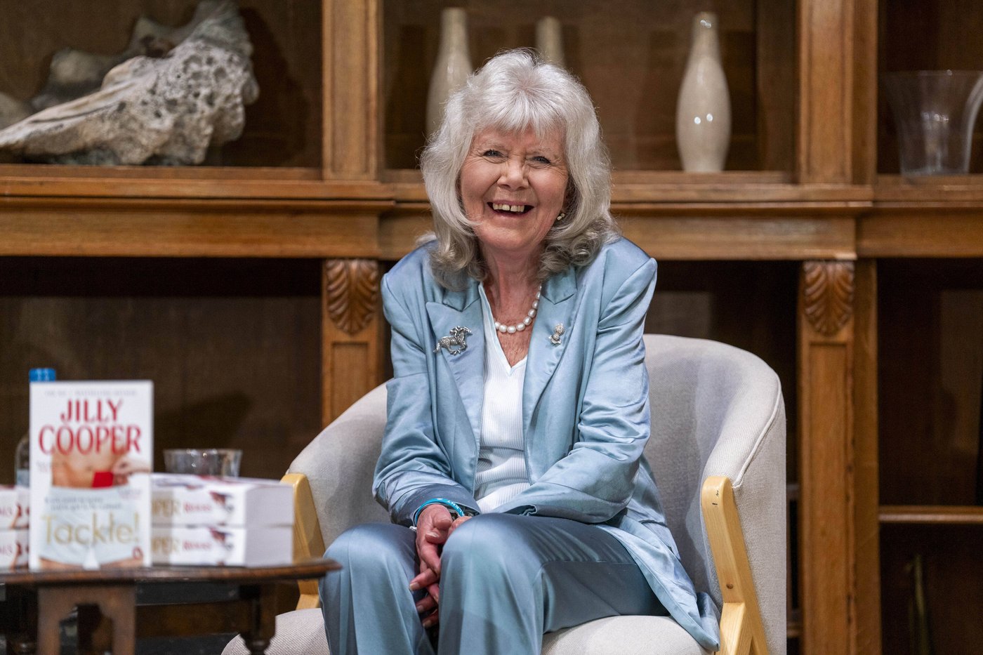 Jilly Cooper, British author of bestselling risqué novels, including 'Rivals,' dies at 88 | iNFOnews.ca
