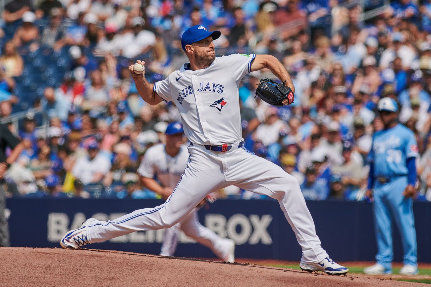 Scherzer solid, Schneider's two-run hit timely in 4-2 win for Blue Jays over Royals | iNFOnews.ca