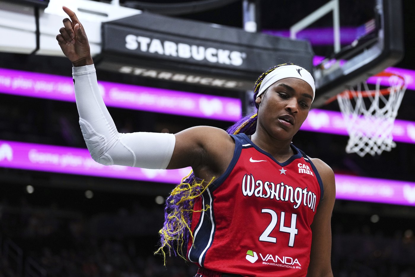 Canadian basketball player Aaliyah Edwards traded to Connecticut Sun | iNFOnews.ca