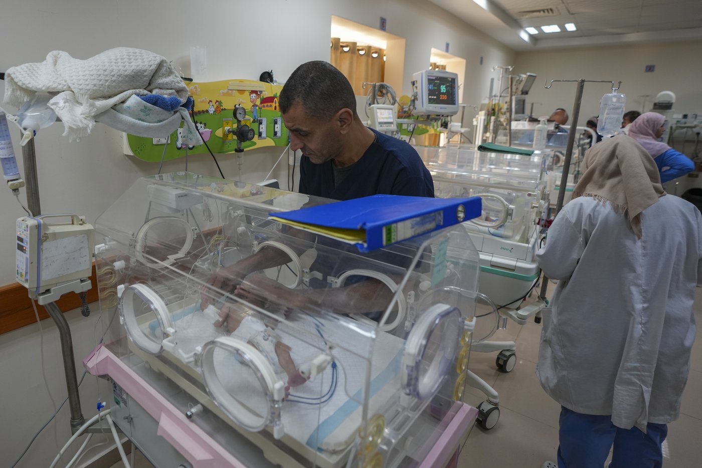 A fourth infant dies of the winter cold in Gaza as families share blankets in seaside tents | iNFOnews.ca A fourth infant dies of the winter cold in Gaza as families share blankets in seaside tents | iNFOnews.ca