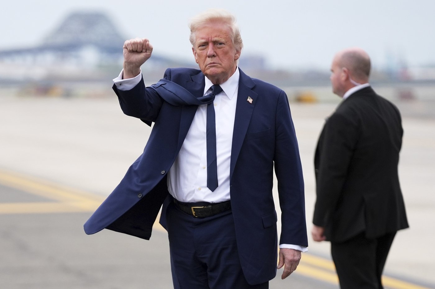 Trump says Canada should become U.S. state as president weighs in on Canadian vote | iNFOnews.ca
