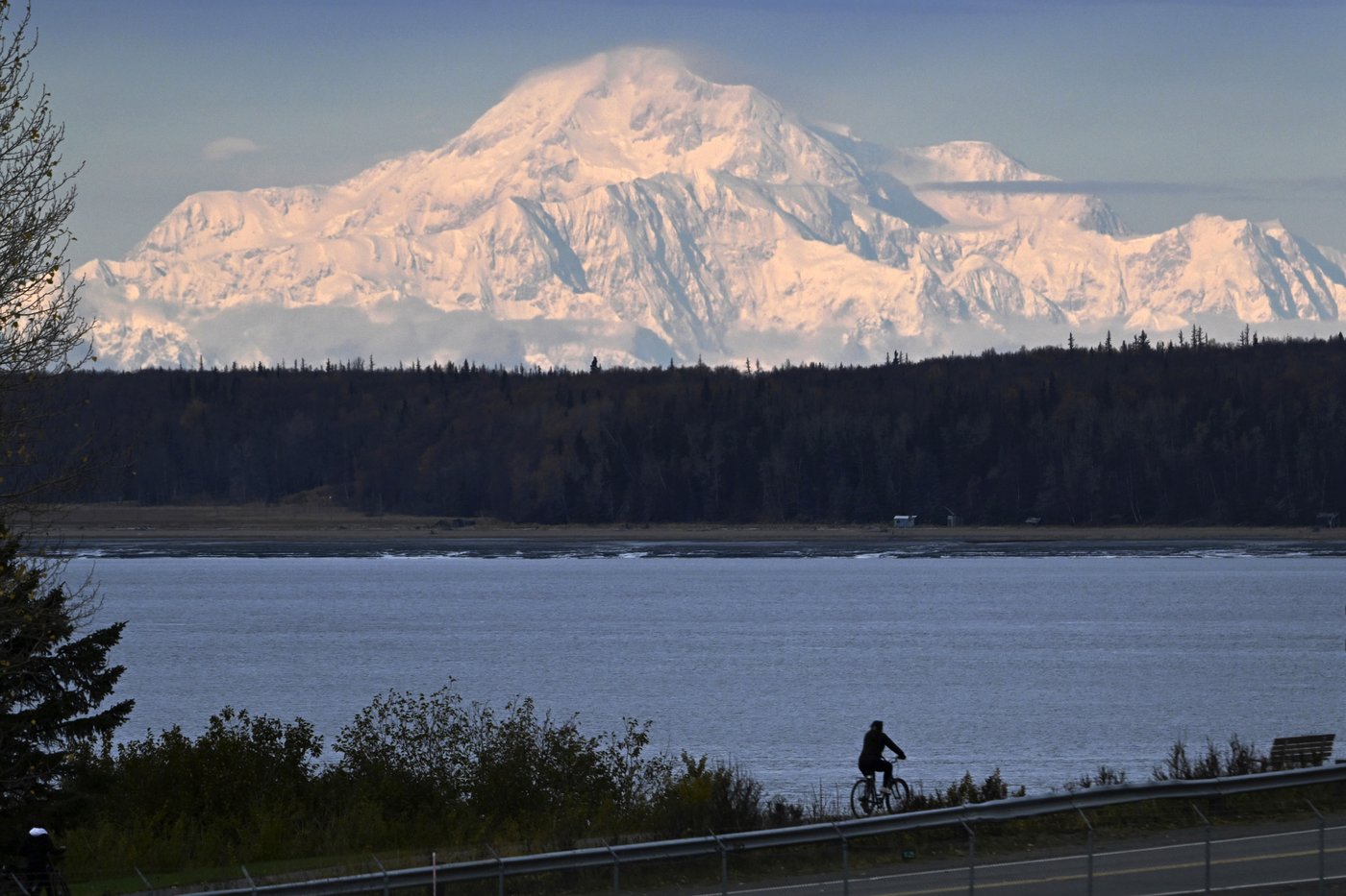 Alaskans say Trump can change the name of Denali but can't make people call it Mount McKinley | iNFOnews.ca