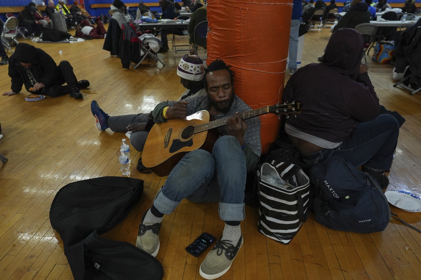 In Cincinnati, roller rink provides warmth and shelter from nation's Arctic blast | iNFOnews.ca
