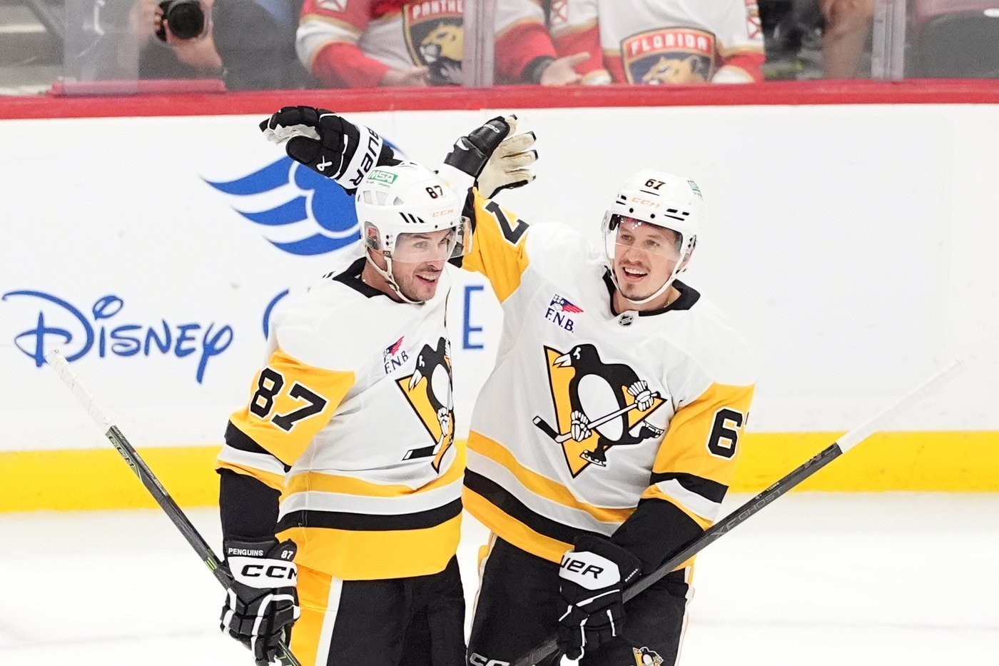 Sidney Crosby's two goals and an assist lead Penguins to 5-3 win over Panthers | iNFOnews.ca