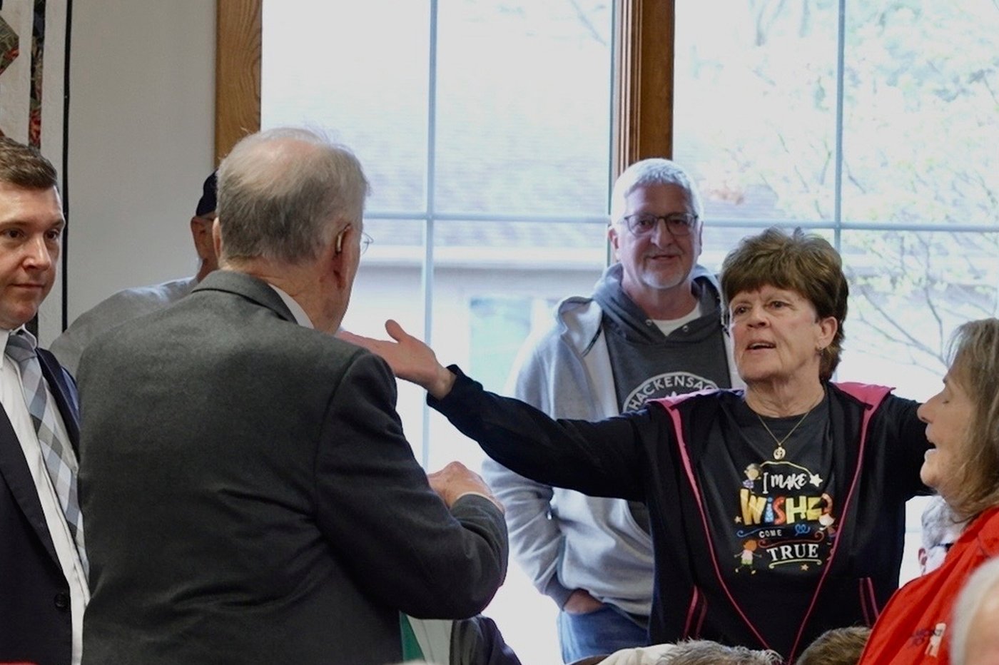 Iowa town hall attendees turn on each other as Sen. Grassley faces heated questions | iNFOnews.ca Iowa town hall attendees turn on each other as Sen. Grassley faces heated questions | iNFOnews.ca