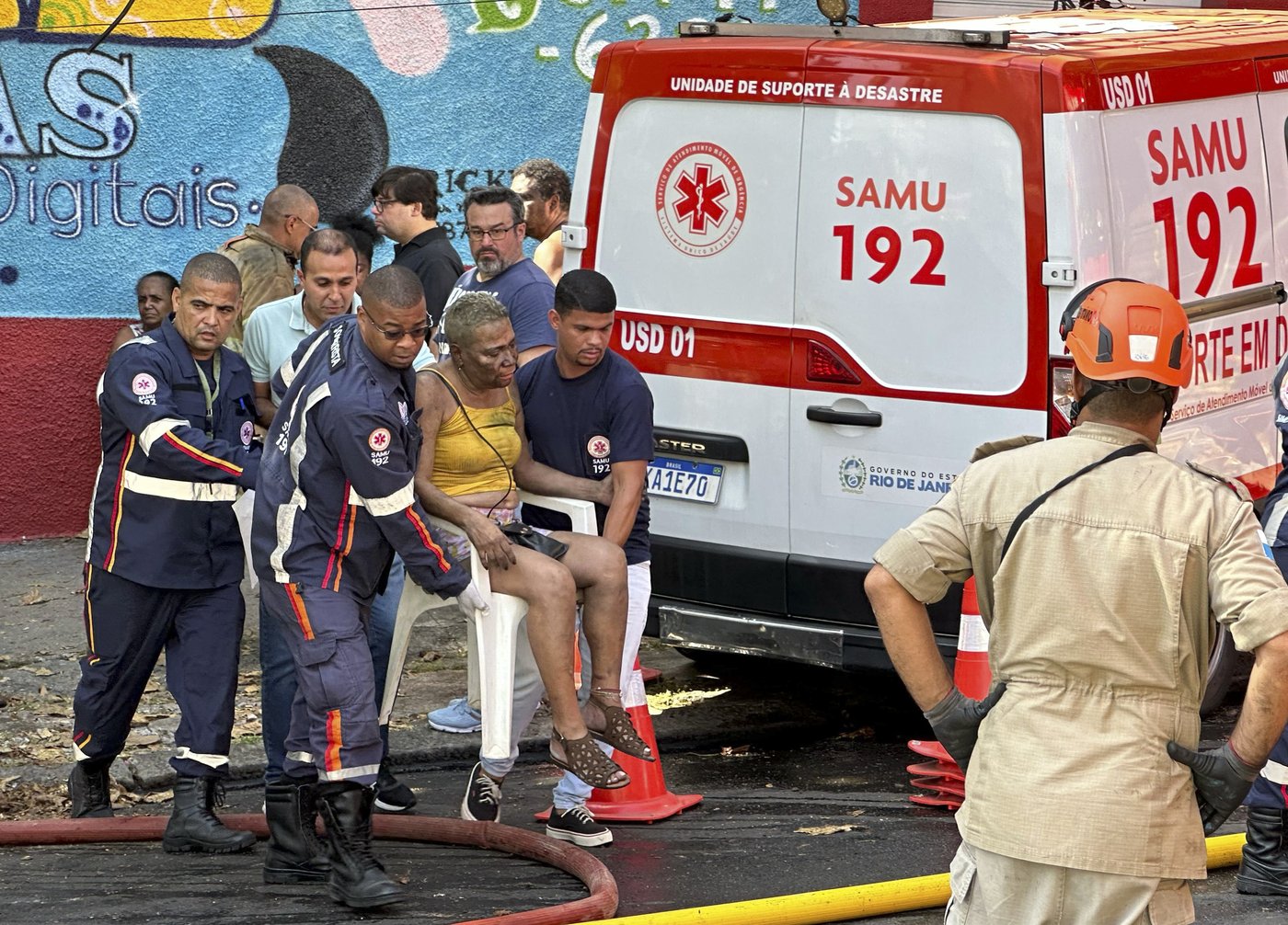 At least 10 hospitalized in fire at Rio de Janeiro's Carnival costume factory | iNFOnews.ca At least 10 hospitalized in fire at Rio de Janeiro's Carnival costume factory | iNFOnews.ca