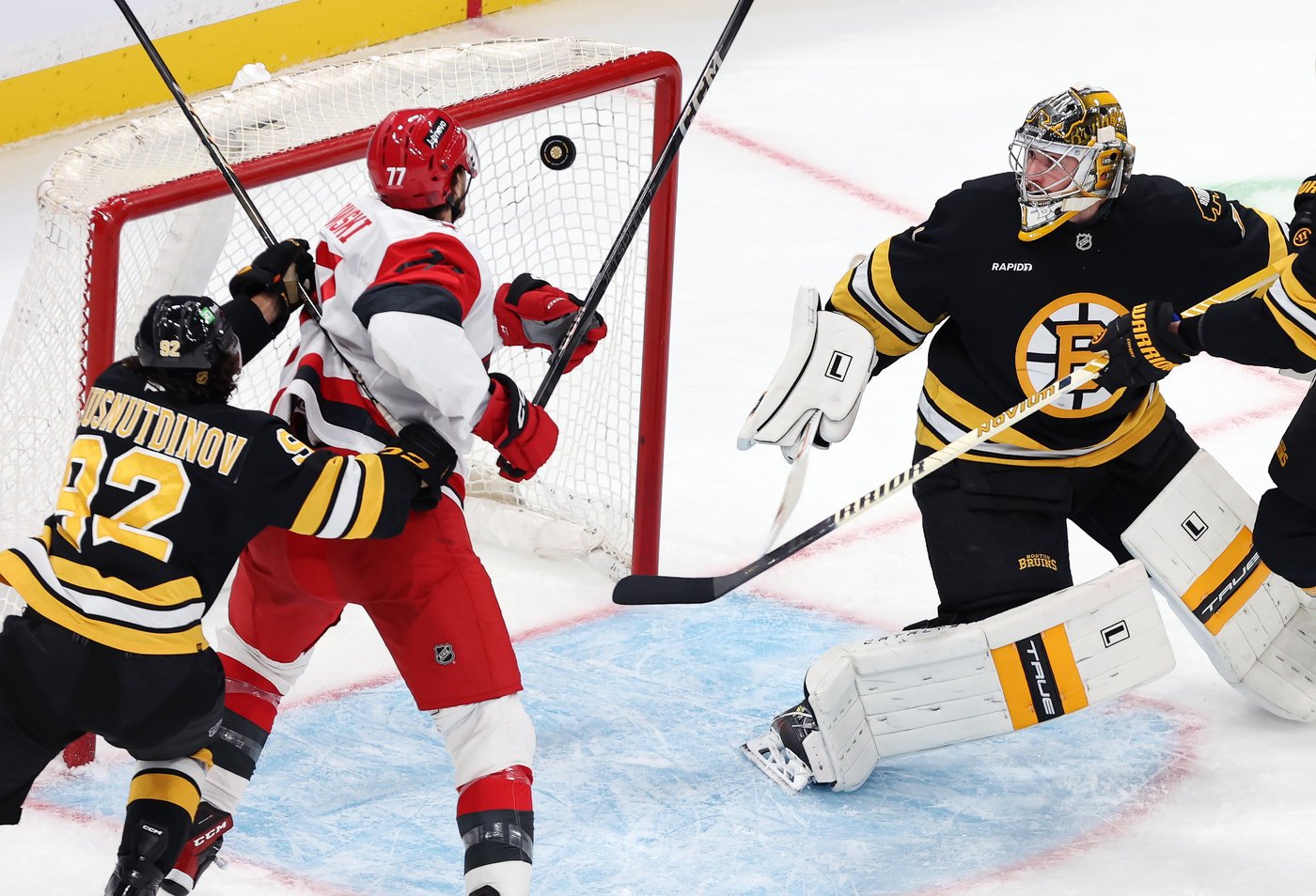 Bruins extend win streak to 3 with 2-1 victory over the Hurricanes | iNFOnews.ca Bruins extend win streak to 3 with 2-1 victory over the Hurricanes | iNFOnews.ca