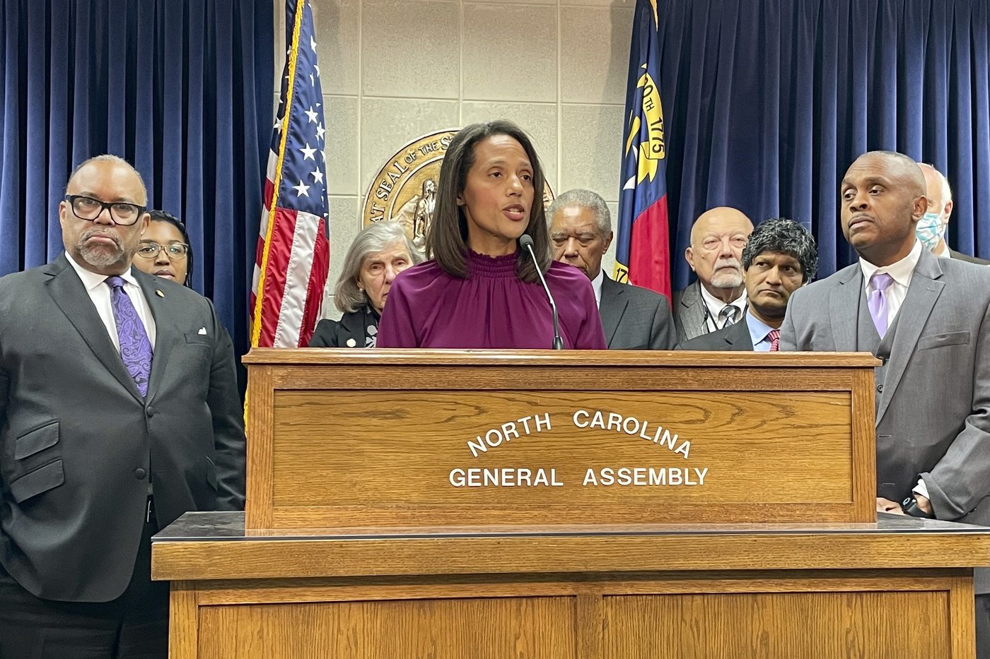 Groundbreaking North Carolina lawmaker Dan Blue will no longer be state Senate minority leader | iNFOnews.ca Groundbreaking North Carolina lawmaker Dan Blue will no longer be state Senate minority leader | iNFOnews.ca