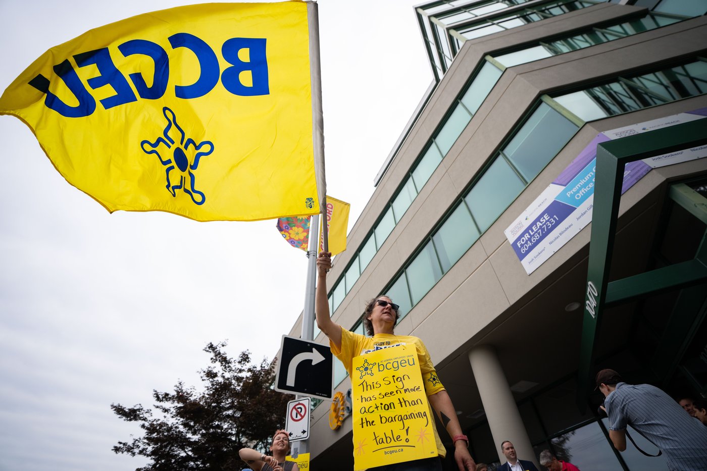 Striking B.C. public service staff to enter non-binding mediation with province | iNFOnews.ca Striking B.C. public service staff to enter non-binding mediation with province | iNFOnews.ca