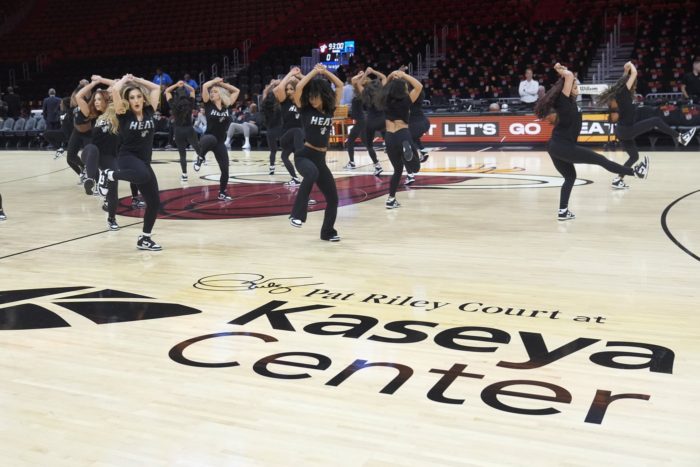 Pat Riley Court unveiled, and the Heat president is emotional as it happened | iNFOnews.ca Pat Riley Court unveiled, and the Heat president is emotional as it happened | iNFOnews.ca