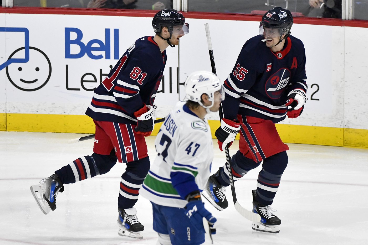Connor wastes no time netting sixth career hat trick as Jets blitz Canucks 6-1 | iNFOnews.ca Connor wastes no time netting sixth career hat trick as Jets blitz Canucks 6-1 | iNFOnews.ca