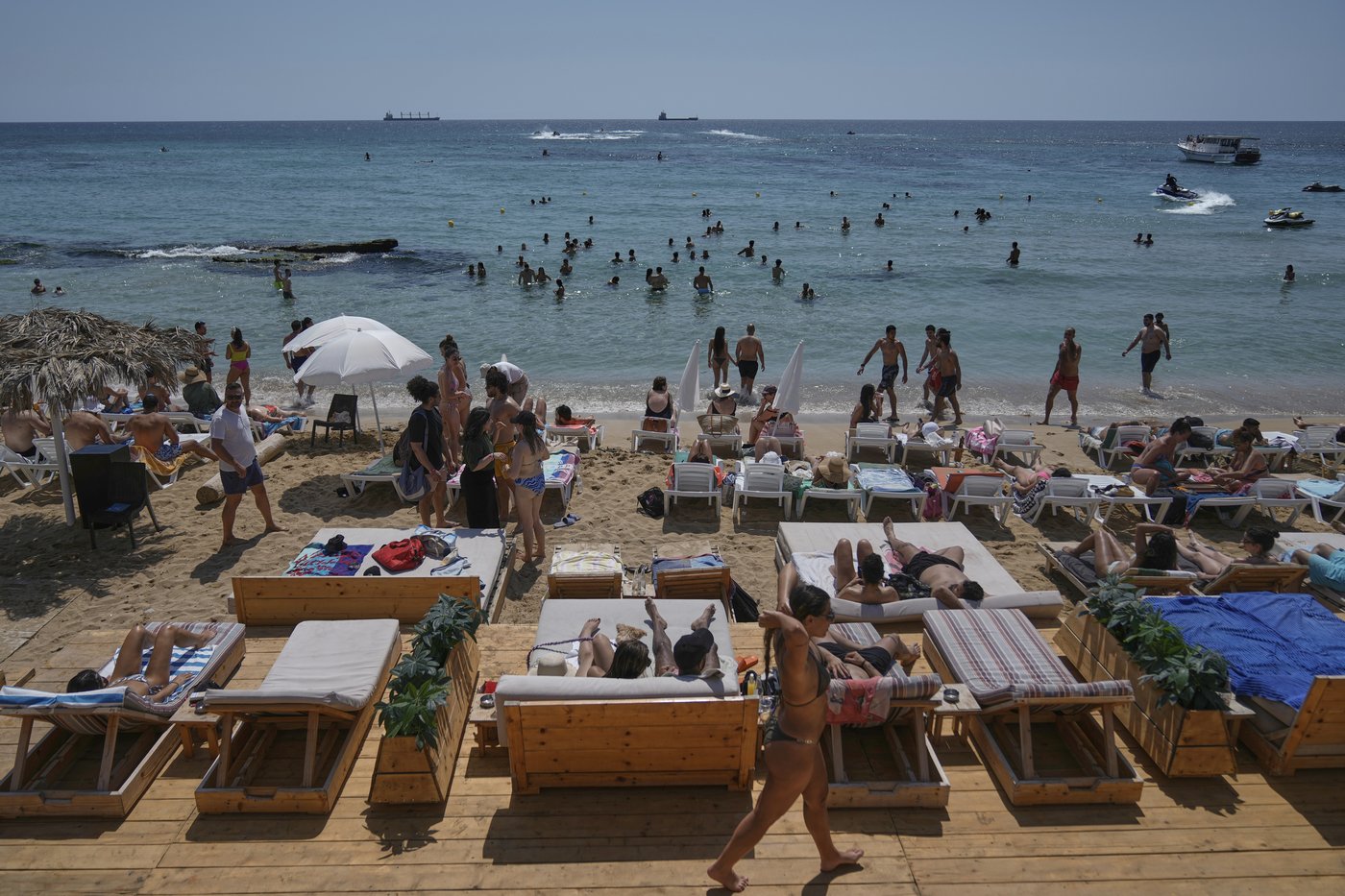 Lebanon aims to lure back wealthy Gulf tourists to jumpstart its war-torn economy | iNFOnews.ca Lebanon aims to lure back wealthy Gulf tourists to jumpstart its war-torn economy | iNFOnews.ca
