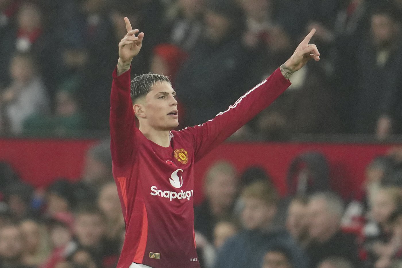 Arsenal's winless run goes on after 1-1 draw with Chelsea and Man United beats Leicester 3-0 | iNFOnews.ca Arsenal's winless run goes on after 1-1 draw with Chelsea and Man United beats Leicester 3-0 | iNFOnews.ca