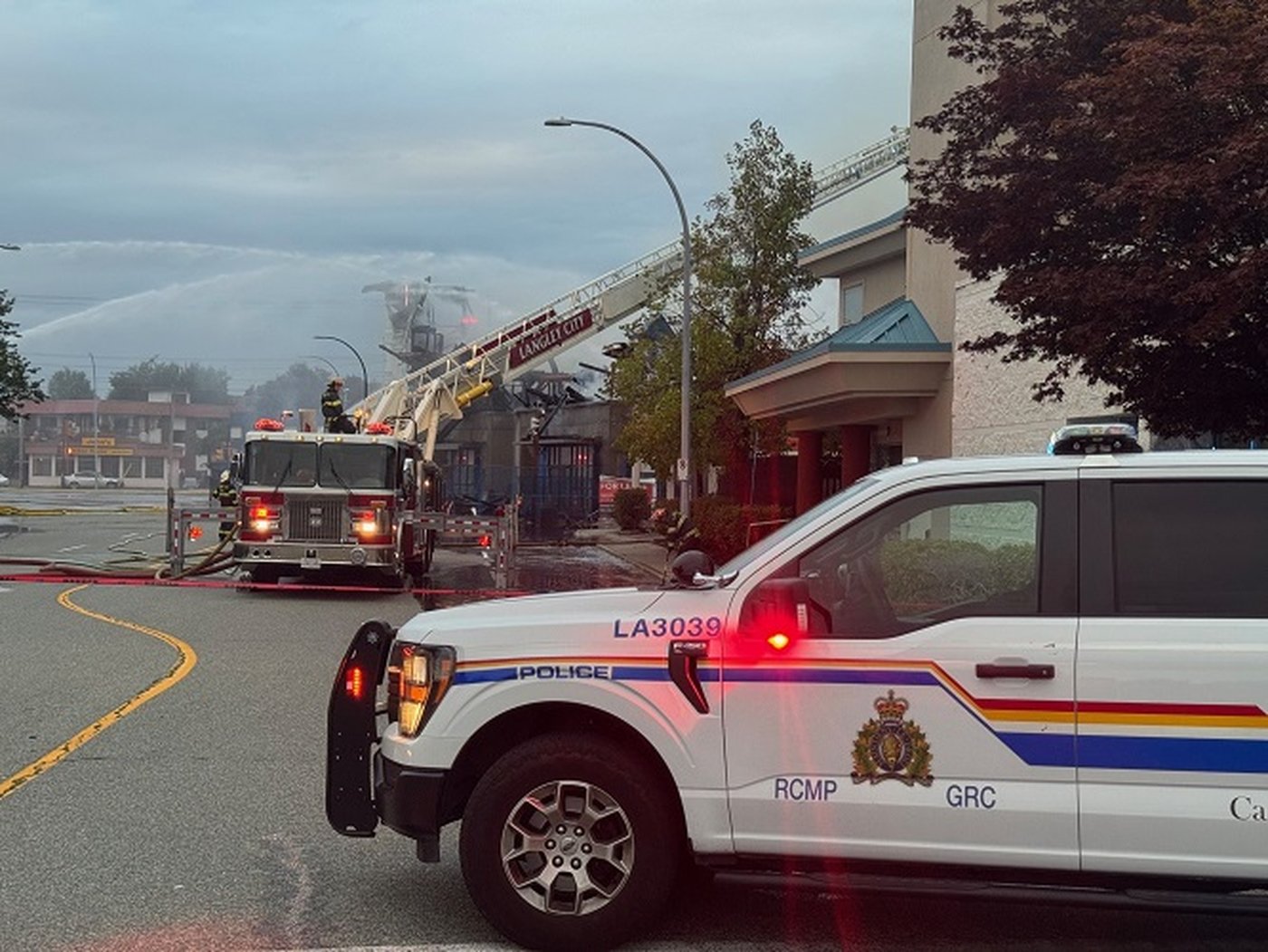 Multi-storey building under construction in Langley is destroyed by fire | iNFOnews.ca