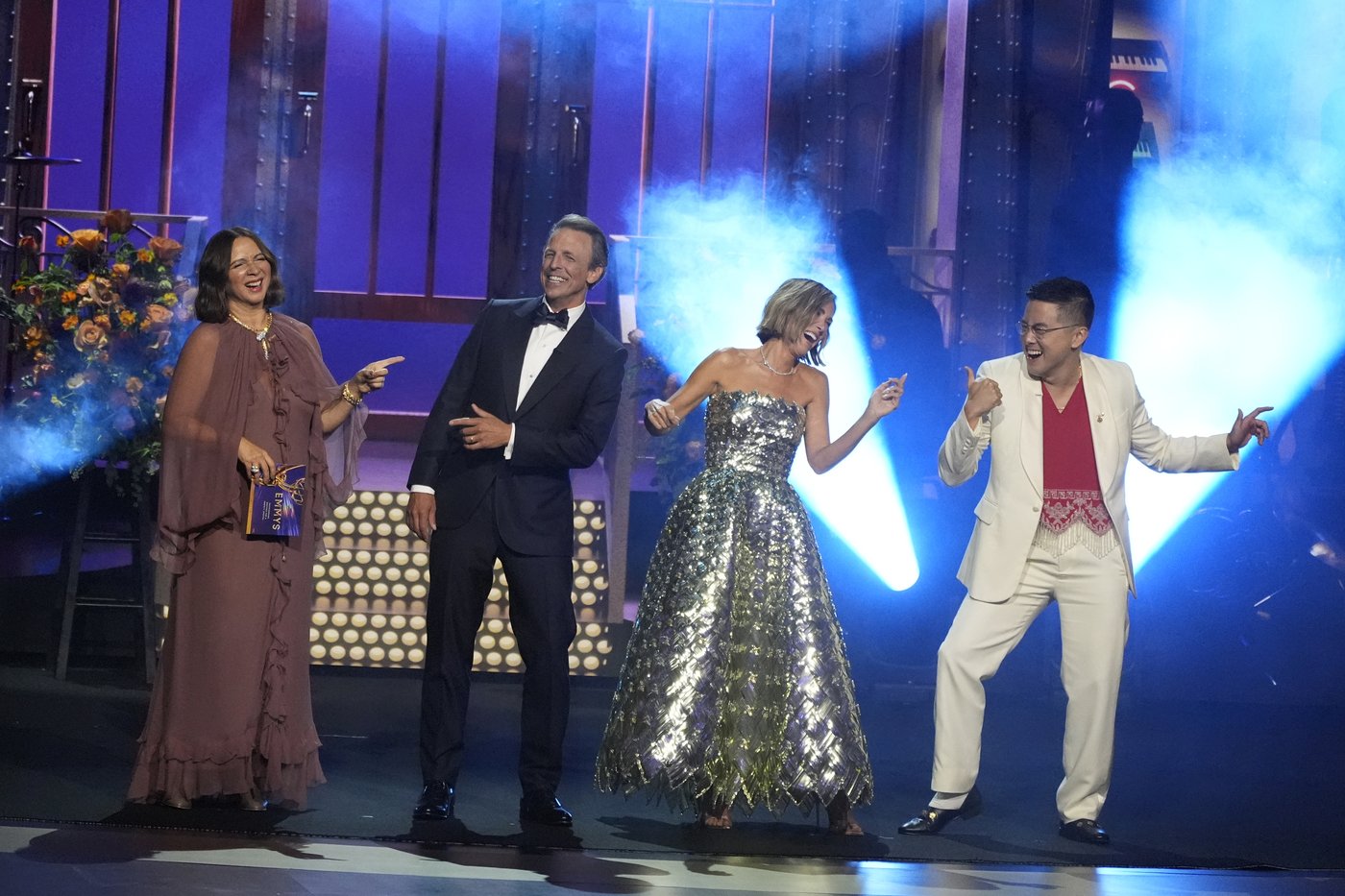 Emmy Moments: Hosts gently mock 'The Bear,' while TV villains and 'Saturday Night Live' celebrated | iNFOnews.ca Emmy Moments: Hosts gently mock 'The Bear,' while TV villains and 'Saturday Night Live' celebrated | iNFOnews.ca