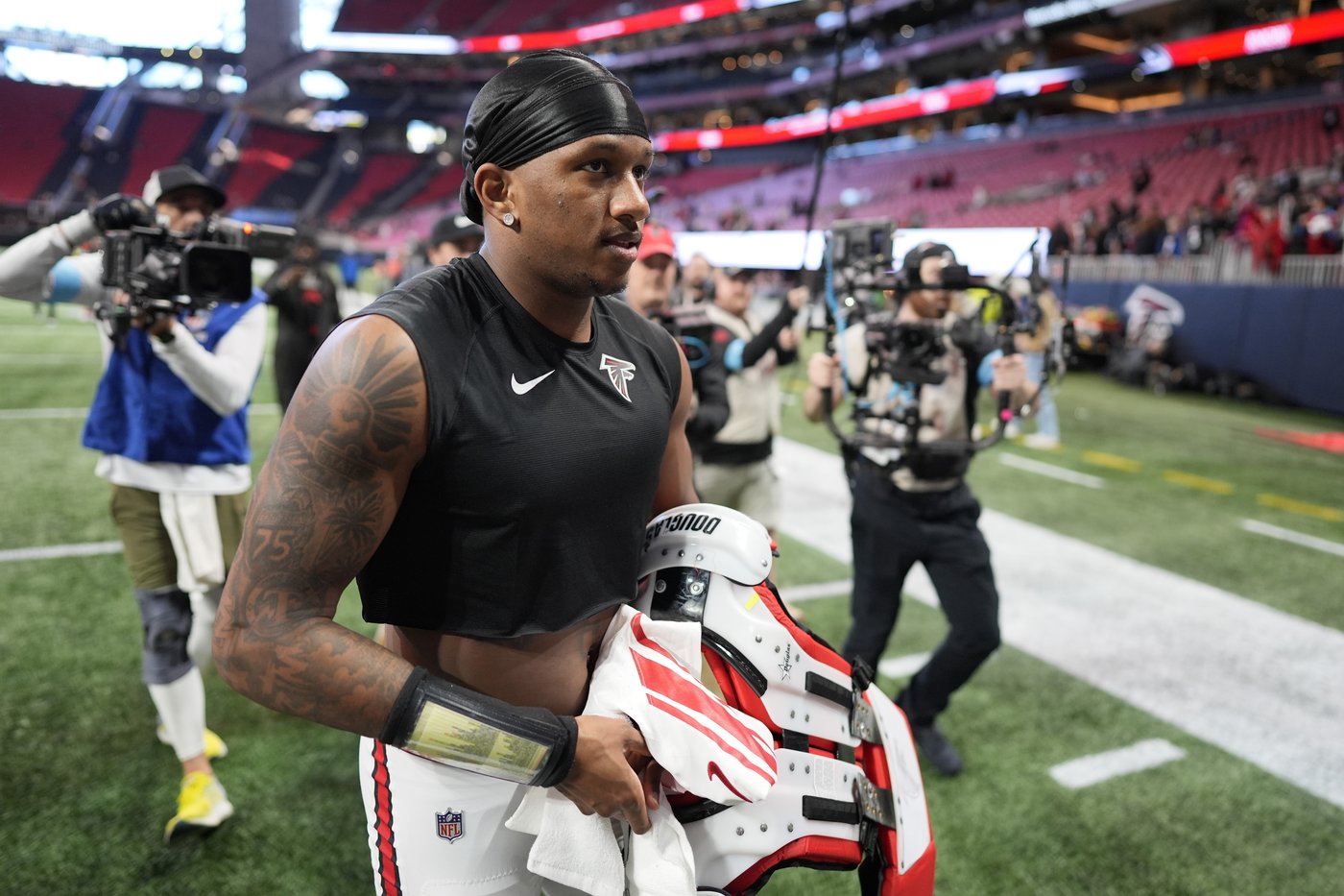 Penix wins debut as Atlanta QB as Falcons return two picks for TDs, beat hapless Giants 34-7 | iNFOnews.ca Penix wins debut as Atlanta QB as Falcons return two picks for TDs, beat hapless Giants 34-7 | iNFOnews.ca
